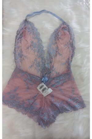 Body celeste y rosa